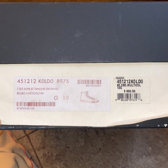 High top Gucci Shoes with Colorful Birds Printed and a metal tiger on the tongue - Picture 12 of 13